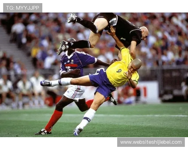 足球小子世界杯:少年足球运动员们在国际赛场上追逐梦想的感人瞬间 足球小子世界杯:少年足球运动员们在国际赛场上追逐梦想的感人瞬间